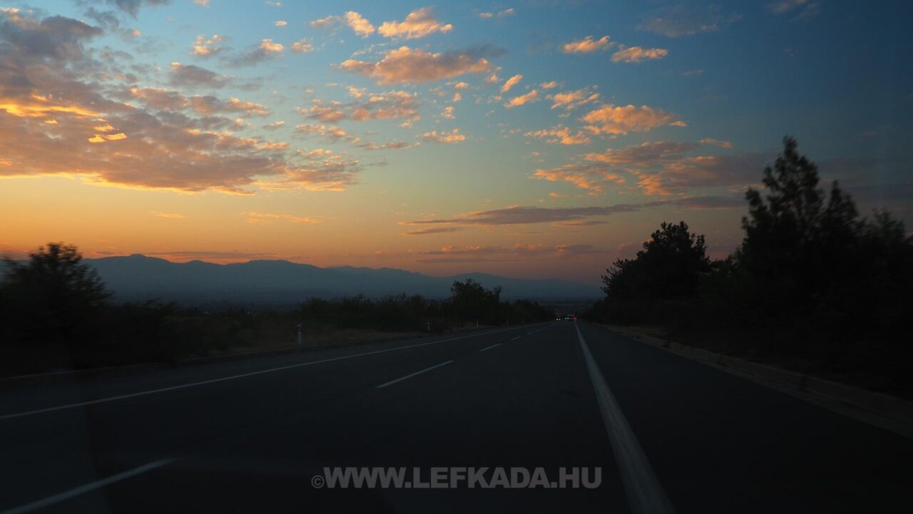 Hol érdemes szállást foglalni Görögország felé autóval Szerbia, Észak-Macedónia országokban